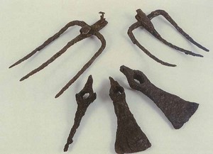 Útiles de labranza encontrados en una casa del siglo I a. C. en Las Quintanas